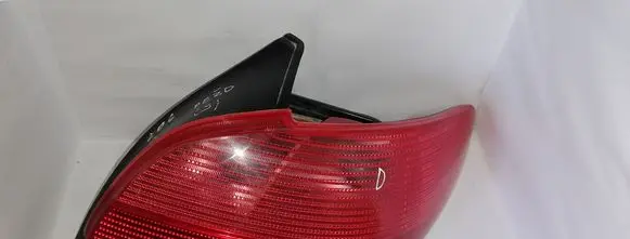 Peugeot 206 Rear/tail lights 2531D