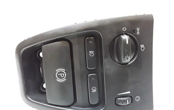 Volvo XC90 Light switch 8685450