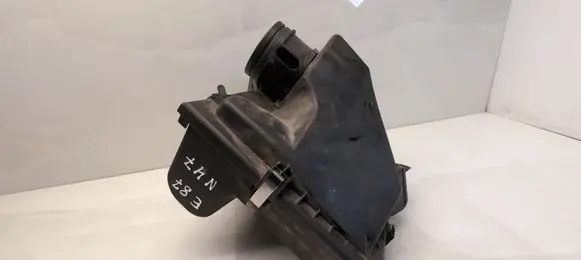 BMW 1 E81 E87 Air filter box 7797460
