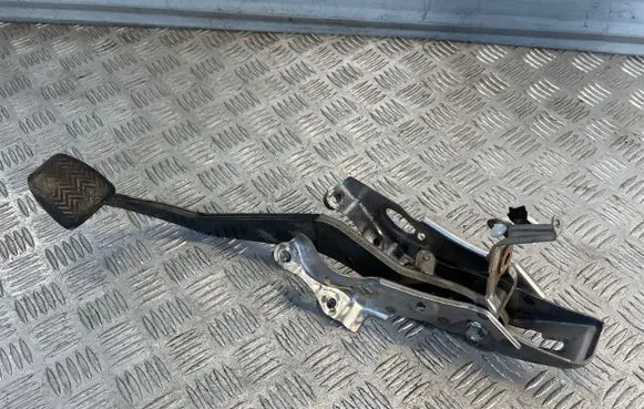 Toyota Verso Brake pedal 3132142010