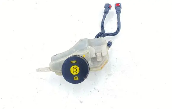 Brake fluid reservoir