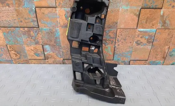 BMW X7 G07 Rear bumper mounting bracket 8069901 51128069901