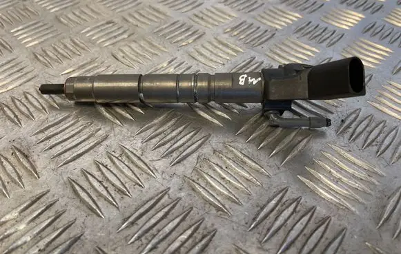Mercedes-Benz GLC X253 C253 Fuel injector A6510702987