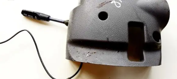 Steering wheel column trim