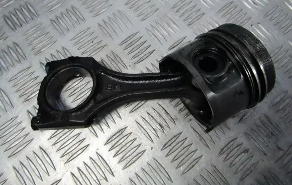 Opel Astra F Piston with connecting rod