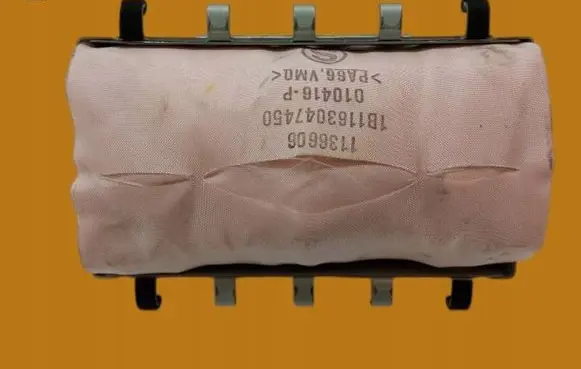 Toyota Yaris Passenger airbag 