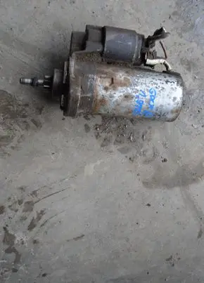 Volkswagen Golf III Starter motor 068911023T 0001110076