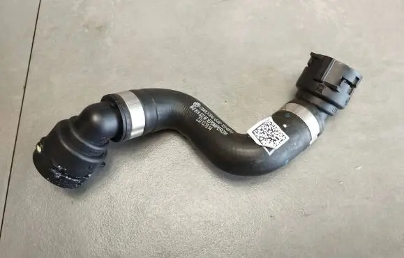 Audi A5 Sportback 8TA Engine coolant pipe/hose 8K0819332M