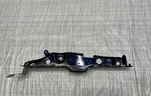 Maserati GranTurismo Front splash guards bracket C400