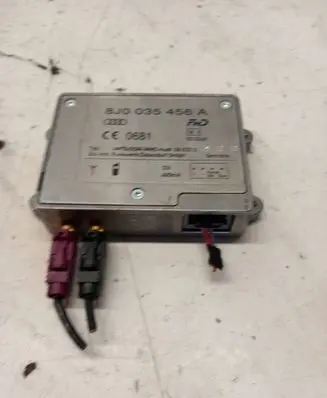 Audi A6 S6 C6 4F Antenna control unit 8J0035456A 11601212