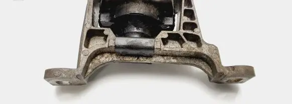 Mazda 3 I Engine mount bracket