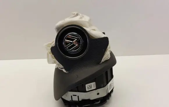 Volkswagen PASSAT B8 Steering wheel airbag 5G0880201C