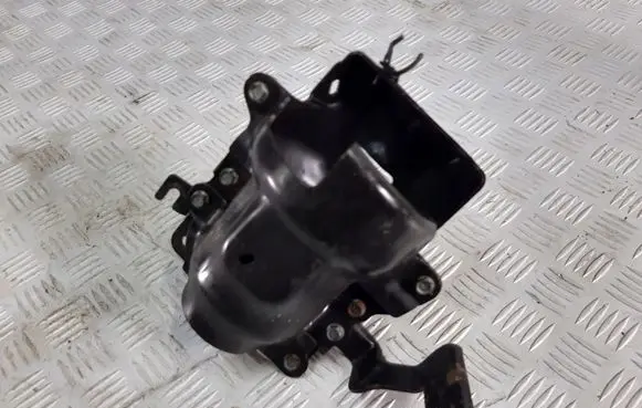 Nissan Note (E12) Fuel filter bracket/mount holder 