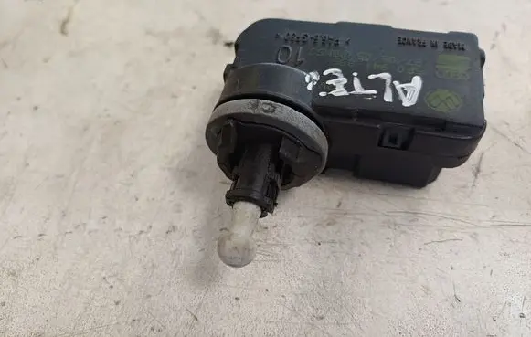 Seat Altea Headlight level adjustment motor 5P0941295