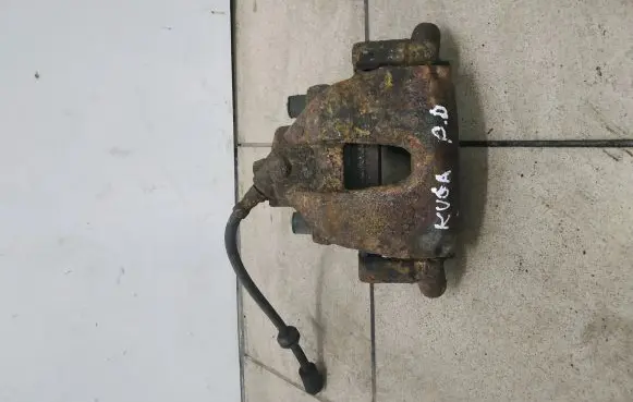 Ford Kuga I Front brake caliper