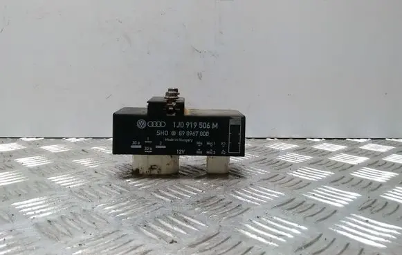Skoda Roomster (5J) Coolant fan relay 1J0919506M 898967000