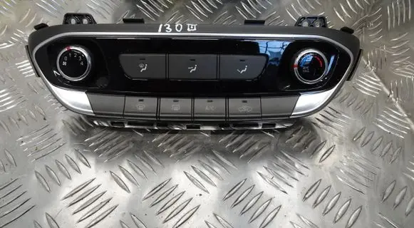 Hyundai i30 Interior fan control switch 97250-G4AA0