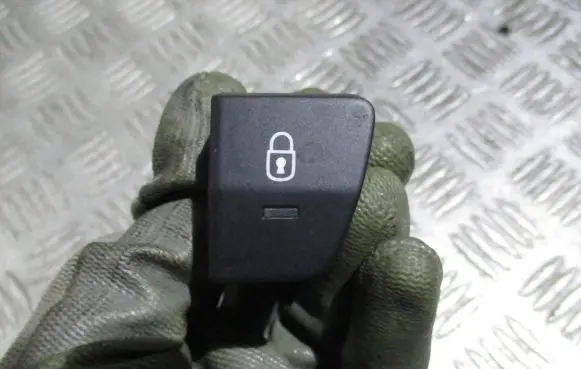 Peugeot 5008 Central locking switch button 96652437