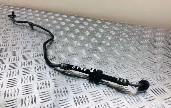 Gearbox oil cooler pipe/hose