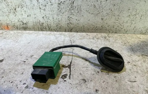 Volkswagen PASSAT B7 USA Fuel injection pump control unit/module 3C0906093A 3240403