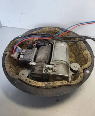 BMW 5 E39 Air suspension compressor/pump 443020011