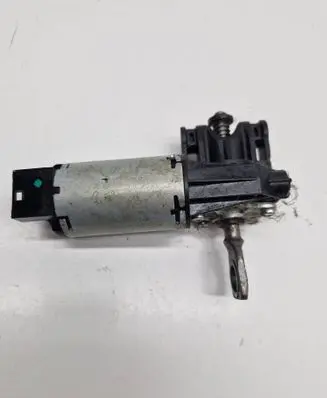 BMW X1 F48 F49 Seat adjustment motor 1165078 32072720161