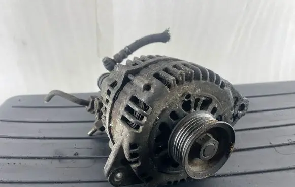 Opel Astra H Generator/alternator LR1100503B