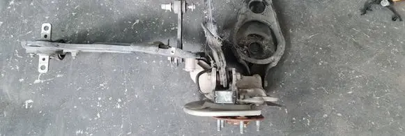 Rear wheel hub