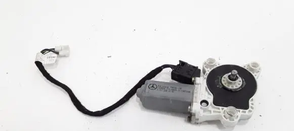 Mercedes-Benz C W203 Front door window regulator motor A2118201842