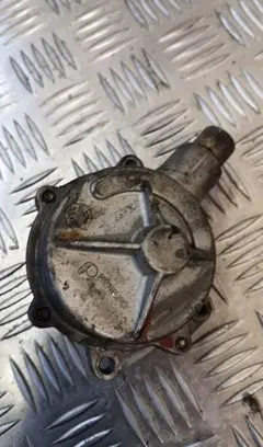 Volkswagen PASSAT B5.5 Vacuum pump 72218501