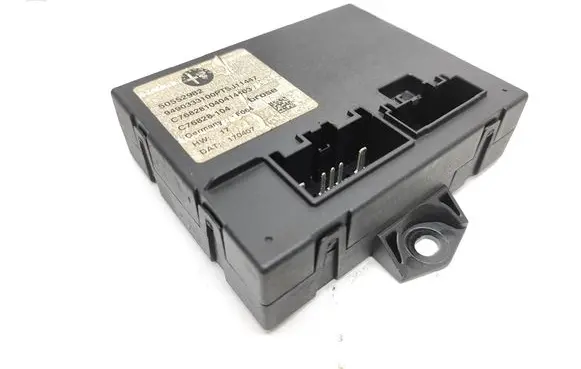 Alfa Romeo Stelvio Comfort/convenience module 50552982 C76828104 9490333100