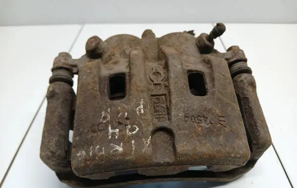 Nissan X-Trail T30 Front brake caliper