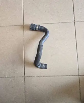 Audi A4 S4 B9 Engine coolant pipe/hose 8W0122073F
