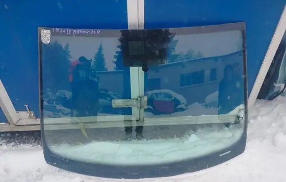 Seat Ibiza IV (6J,6P) Front windscreen/windshield window 