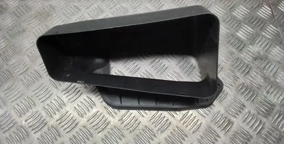 Porsche Macan (95B) Air intake duct part 8K1819904
