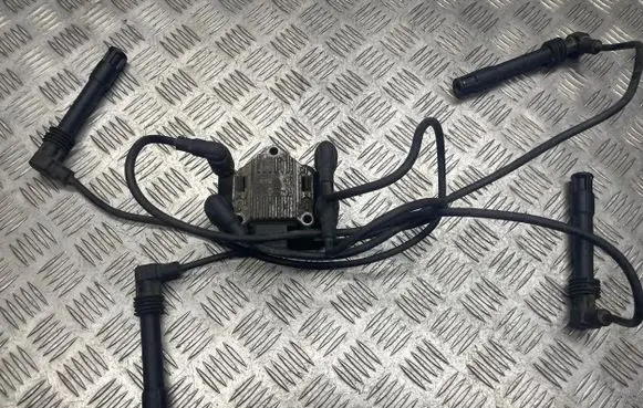 Volkswagen Golf IV High voltage ignition coil 0040402003