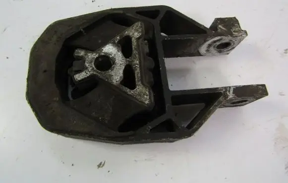 Ford Focus C-MAX Engine mounting bracket 3M516P082