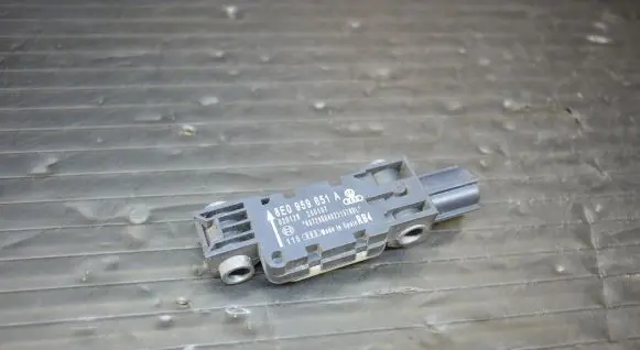 Audi A3 S3 8P Airbag deployment crash/impact sensor 8E0959651A