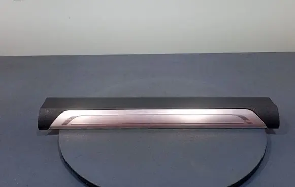 Foot area side trim