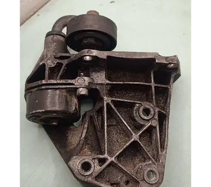 BMW 5 E60 E61 Generator/alternator bracket 7786708