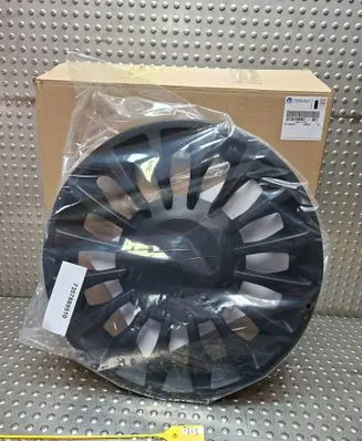 Lancia Ypsilon R15 wheel hub/cap/trim 