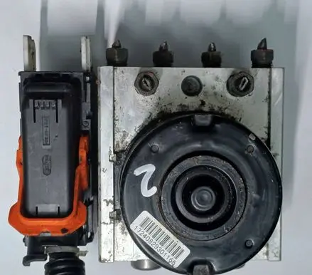 Suzuki Swift I ABS Pump 62J0 06210905683 06210203854