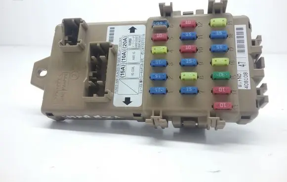 Subaru Impreza II Fuse module LB100701B 408108