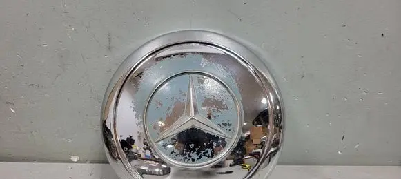 Mercedes-Benz 250 280 W108 R13 wheel hub/cap/trim 