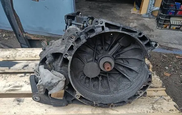 Jaguar X-Type Manual 5 speed gearbox 4X4R7002AA
