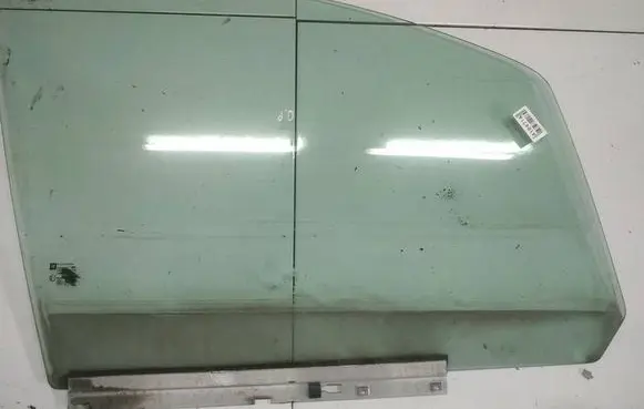 Opel Zafira B Front door window glass four-door AS2