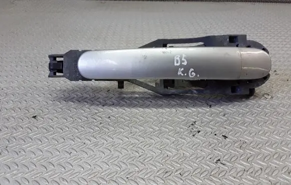 Volkswagen PASSAT B5 Rear door exterior handle 3B0837885