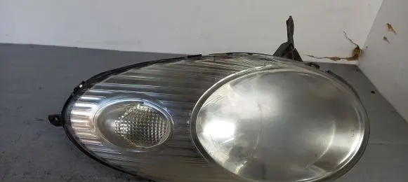Nissan Micra Front reflector 