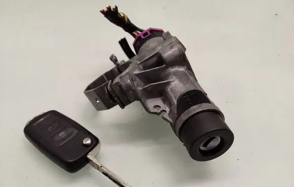 Seat Ibiza IV (6J,6P) Ignition lock 4B0905851C