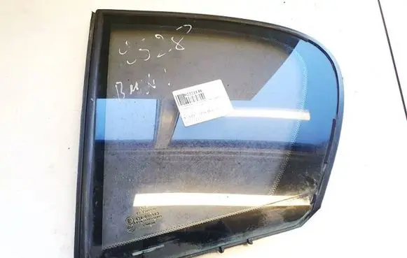 BMW 1 E81 E87 Rear vent window glass as2m3232dot682